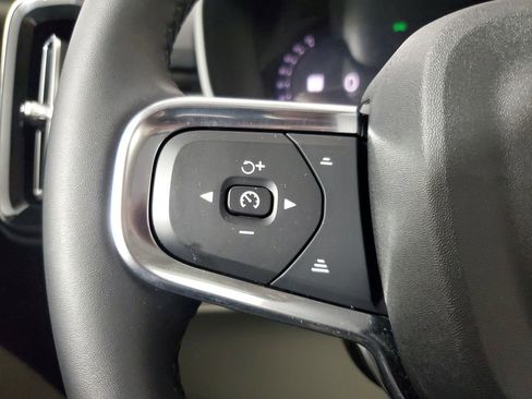 Certified 2024 Volvo XC40 B5 Plus w/ Climate Package AWD/4WD image 27