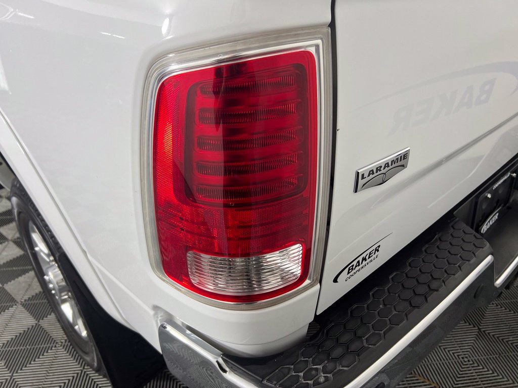 Used 2015 RAM 3500 Laramie w/ Convenience Group AWD/4WD image 33