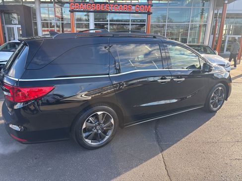 Used 2023 Honda Odyssey Elite image 3