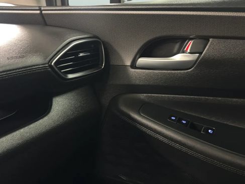 Used 2020 Hyundai Santa Fe SE FWD image 17