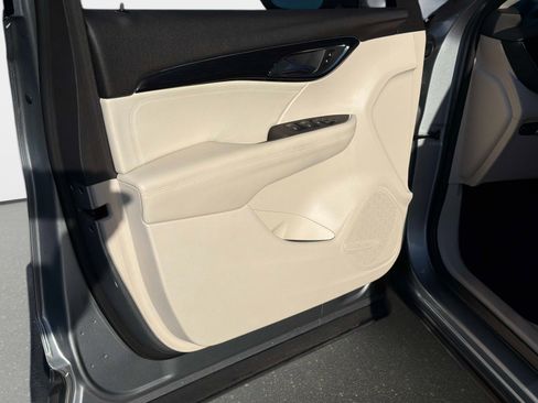 Used 2023 Buick Envision Preferred image 16