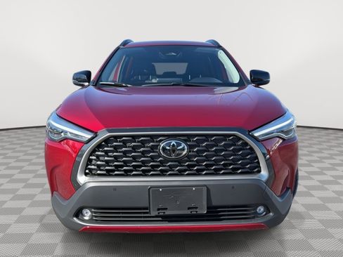 Used 2025 Toyota Corolla Cross XLE image 6