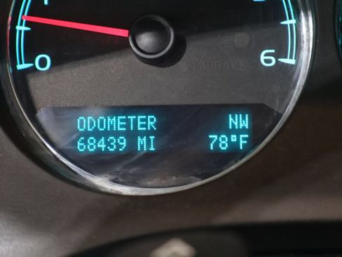 Used 2010 Chevrolet Avalanche LTZ AWD/4WD image 34