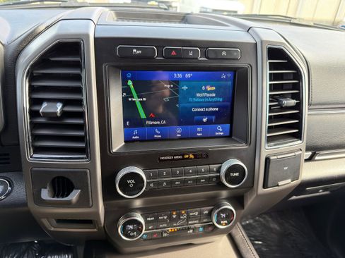 Used 2021 Ford Expedition Max XLT image 31