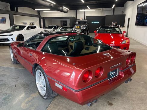 Used 1988 Chevrolet Corvette Coupe RWD image 5