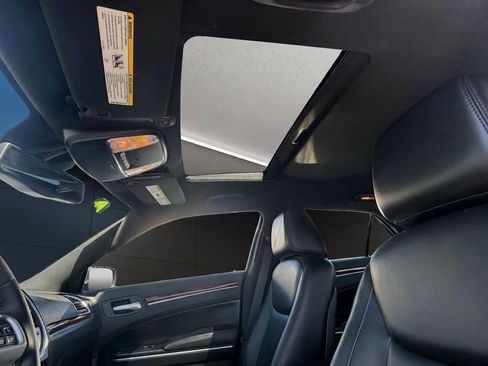 Used 2014 Chrysler 300 RWD image 22