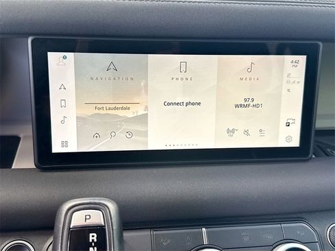 Used 2022 Land Rover Defender 90 image 16