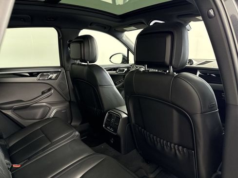Certified 2024 Porsche Macan S AWD/4WD image 25