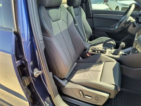 New 2025 Audi Q3 2.0T Premium image 13