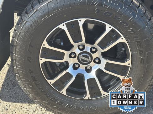 Used 2023 Nissan Titan SV w/ SV Convenience Package RWD image 10