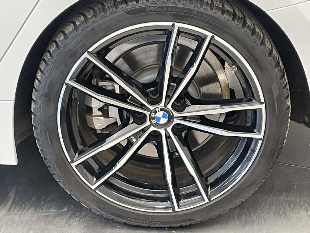 Used 2022 BMW 330i xDrive Sedan w/ M Sport Package AWD/4WD image 13