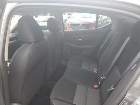 Used 2022 Nissan Sentra SV FWD image 9