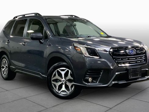 Used 2024 Subaru Forester Premium AWD/4WD image 3