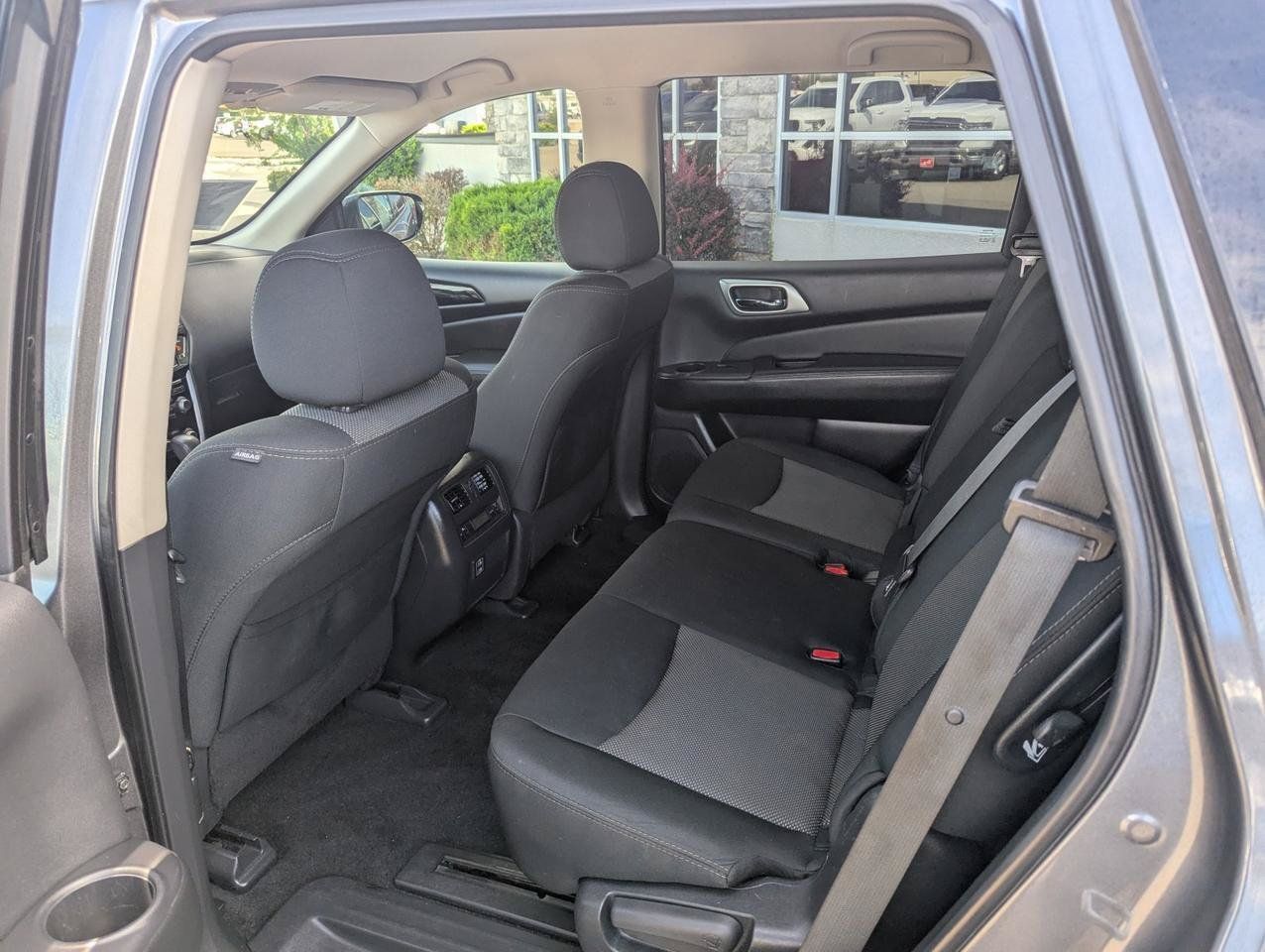Used 2018 Nissan Pathfinder S AWD/4WD image 24