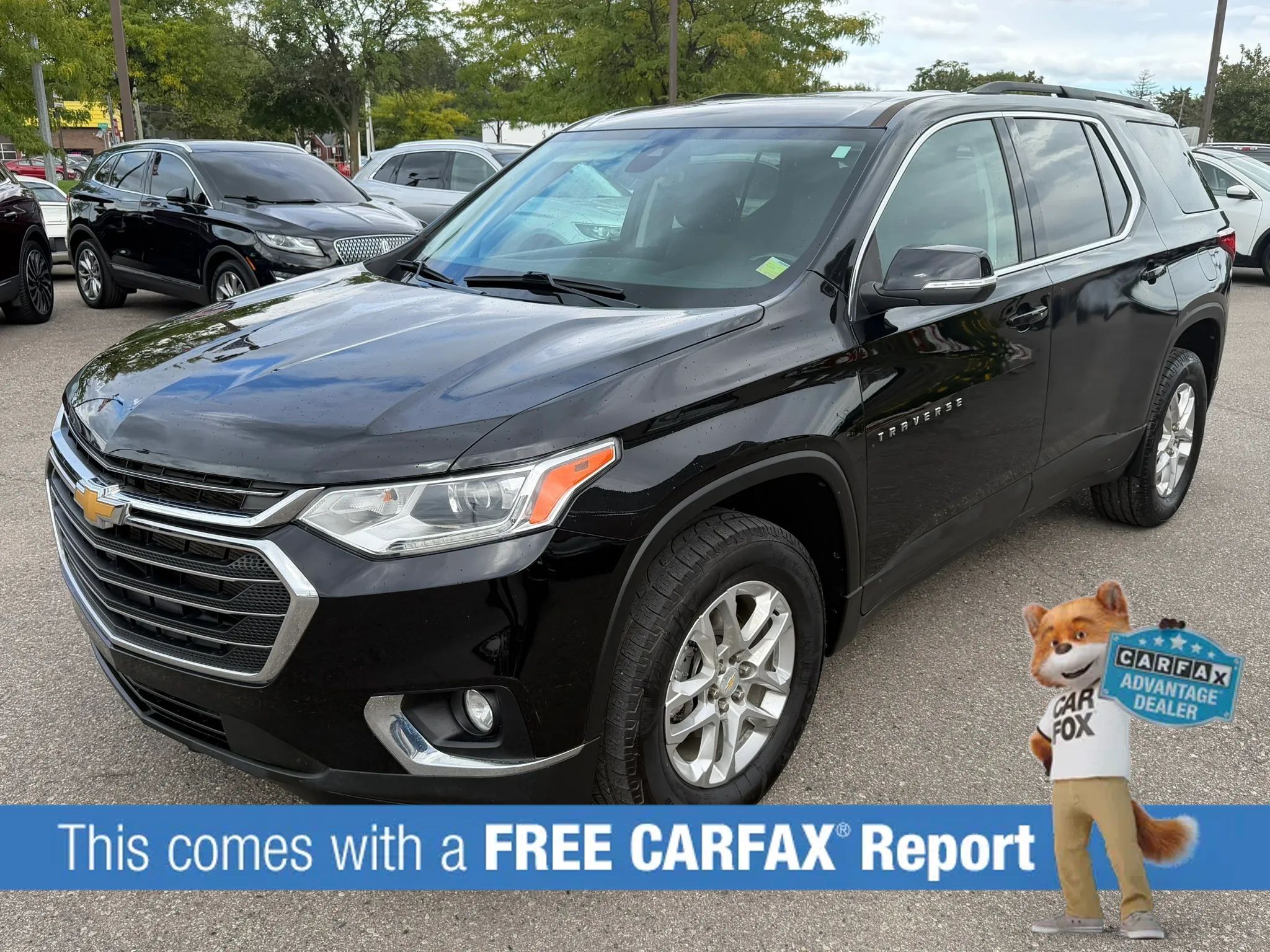 Used 2021 Chevrolet Traverse LT FWD image 1