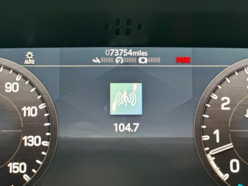 Used 2020 Land Rover Defender 110 First Edition AWD/4WD image 27