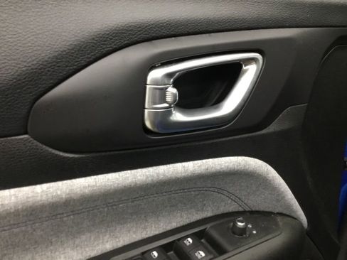 Used 2022 Jeep Compass Latitude w/ Convenience Group AWD/4WD image 7