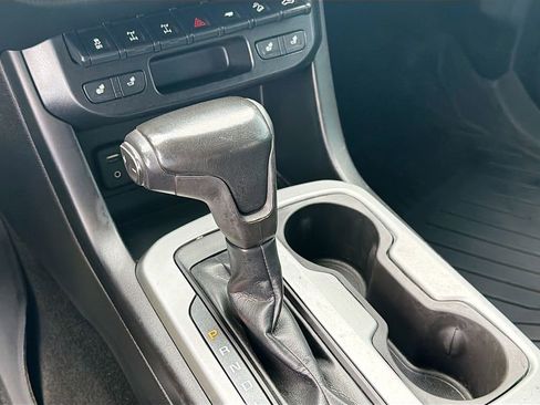 Used 2018 Chevrolet Colorado ZR2 w/ ZR2 Dusk Special Edition image 16