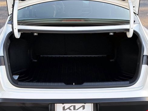 Used 2025 Kia K4 FWD image 9