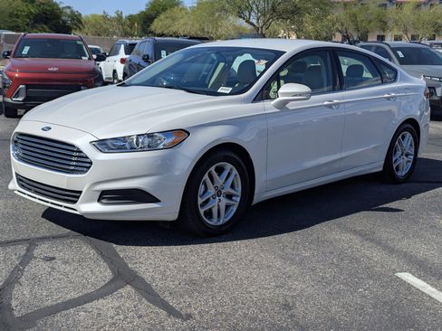 Used 2014 Ford Fusion SE FWD image 5