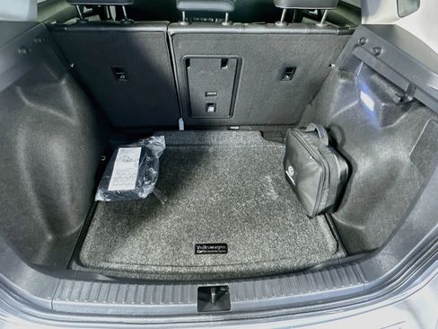 Used 2024 Volkswagen Taos SE FWD image 29