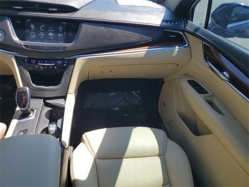 Used 2017 Cadillac XT5 Premium Luxury image 15