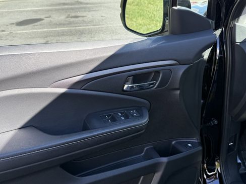 Used 2021 Honda Ridgeline Sport image 15