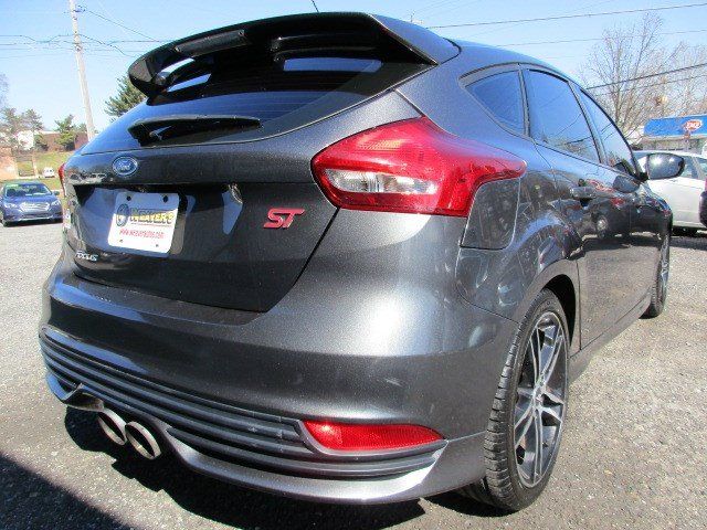 Used 2017 Ford Focus ST FWD image 8