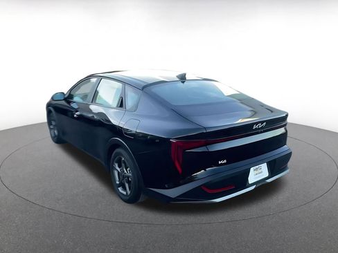 Used 2025 Kia K4 LXS image 11