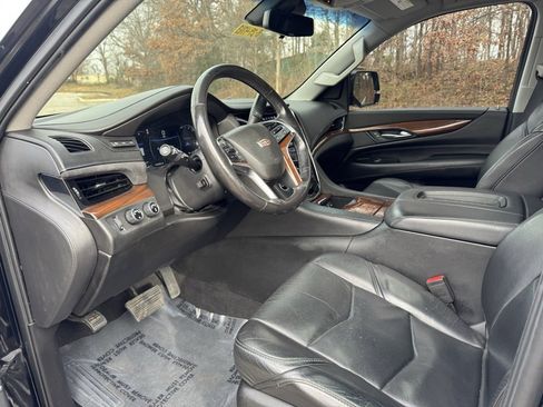 Used 2018 Cadillac Escalade ESV Luxury image 19