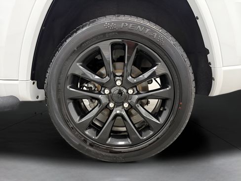 Used 2020 Jeep Grand Cherokee Altitude AWD/4WD image 30