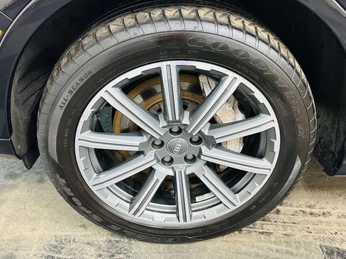 Used 2017 Audi Q7 3.0T Premium Plus AWD/4WD image 32