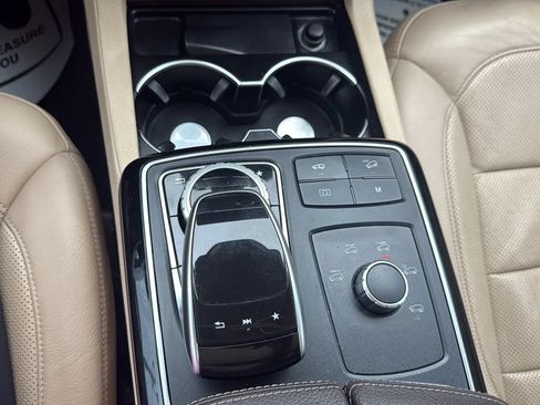 Used 2018 Mercedes-Benz GLS 550 4MATIC image 21