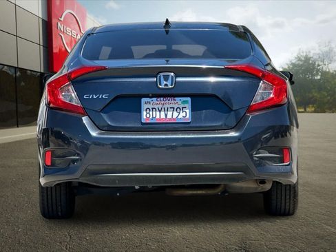 Used 2018 Honda Civic EX image 8
