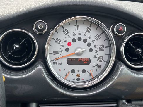 Used 2007 MINI Cooper Convertible image 16