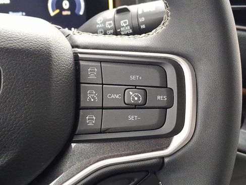 Used 2023 Jeep Wagoneer 4WD w/ Convenience Group I image 12