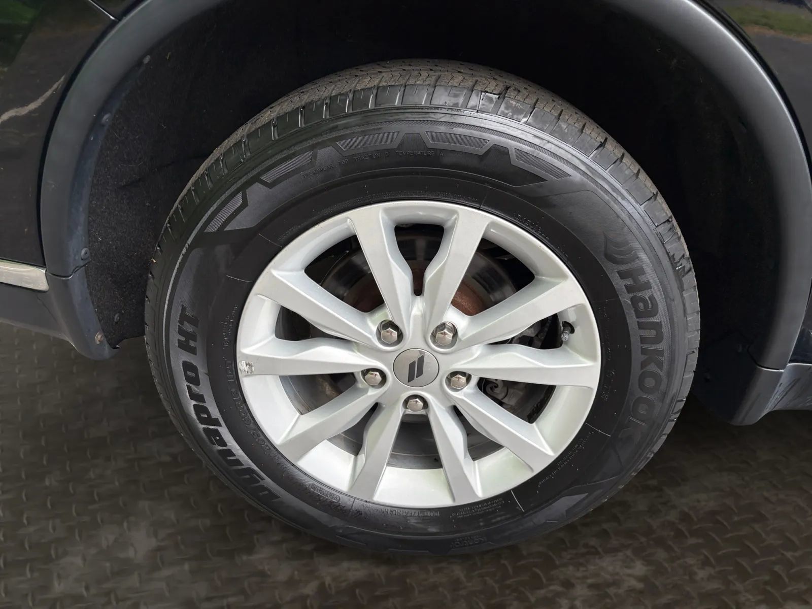 Used 2019 Dodge Durango SXT AWD/4WD image 38