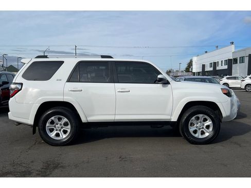 Used 2021 Toyota 4Runner SR5 image 3
