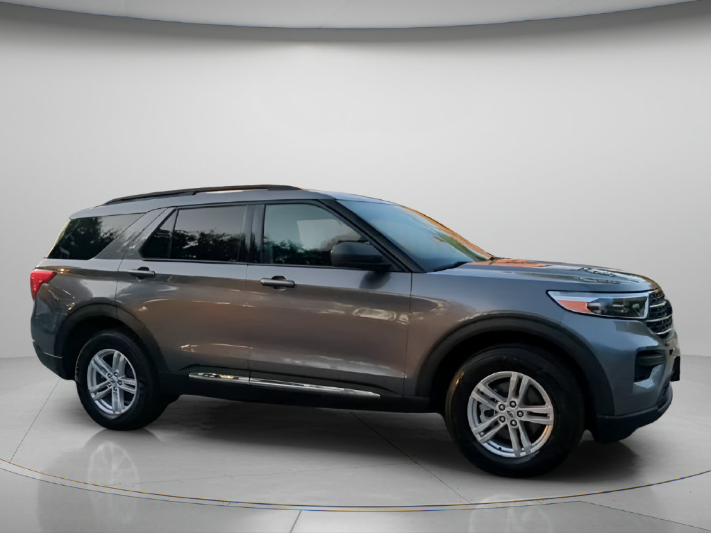 Used 2023 Ford Explorer XLT AWD/4WD image 39