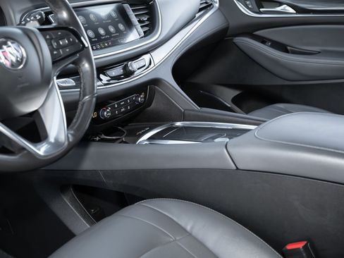 Used 2023 Buick Enclave Essence image 32