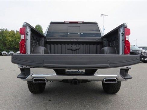 New 2024 Chevrolet Silverado 1500 Custom Trail Boss w/ LPO, Dark Essentials Package image 5