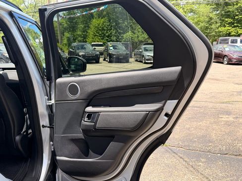 Used 2019 Land Rover Discovery HSE AWD/4WD image 34