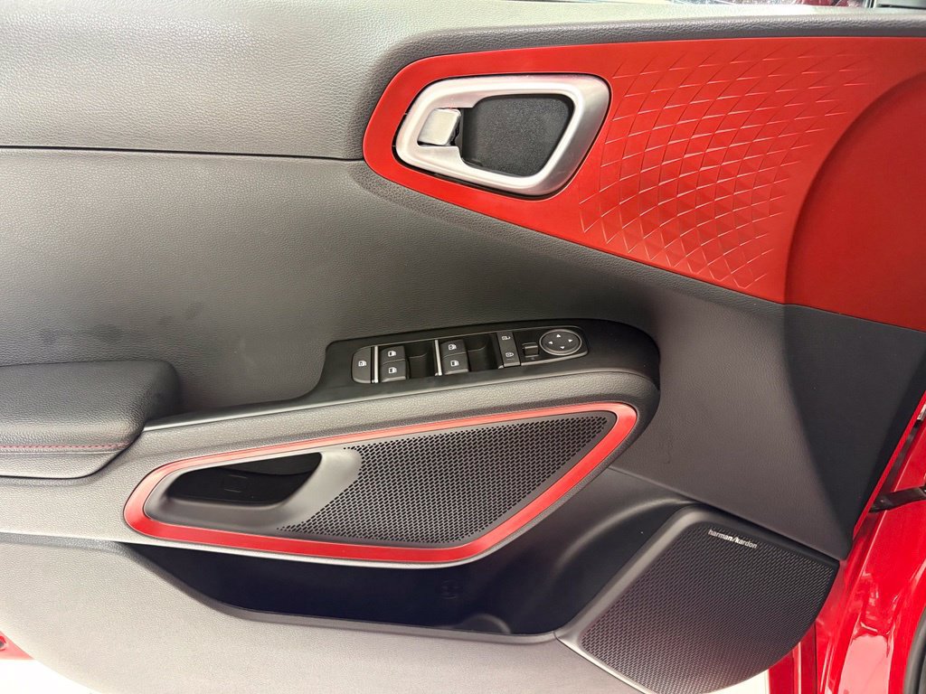 Used 2021 Kia Soul Turbo FWD image 19