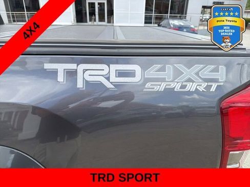 Used 2017 Toyota Tacoma TRD Sport w/ Tow Package (A/T) image 10