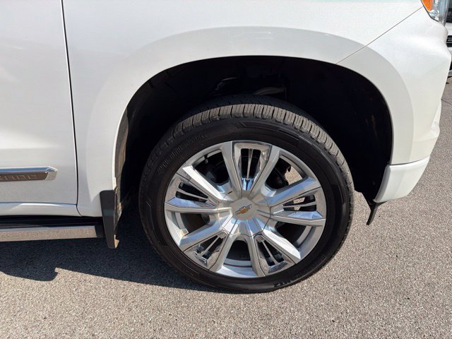 Used 2022 Chevrolet Silverado 1500 High Country w/ High Country Premium Package AWD/4WD image 14