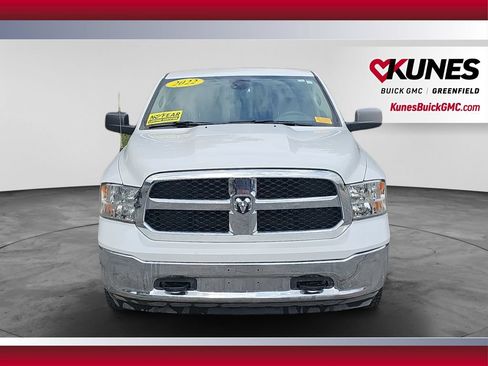 Used 2022 RAM 1500 Classic SLT AWD/4WD image 4