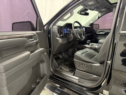 Used 2023 Chevrolet Silverado 1500 LTZ w/ LTZ Premium Package image 11