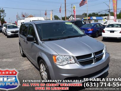 Used 2019 Dodge Grand Caravan SE w/ UConnect Hands-Free Group