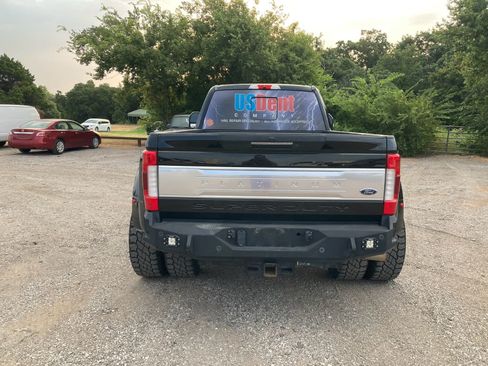 Used 2018 Ford F350 Platinum w/ Platinum Ultimate Package AWD/4WD image 6