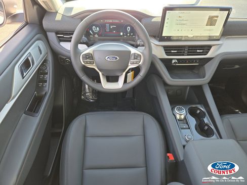 New 2026 Ford Explorer Active w/ Active Comfort Package image 9